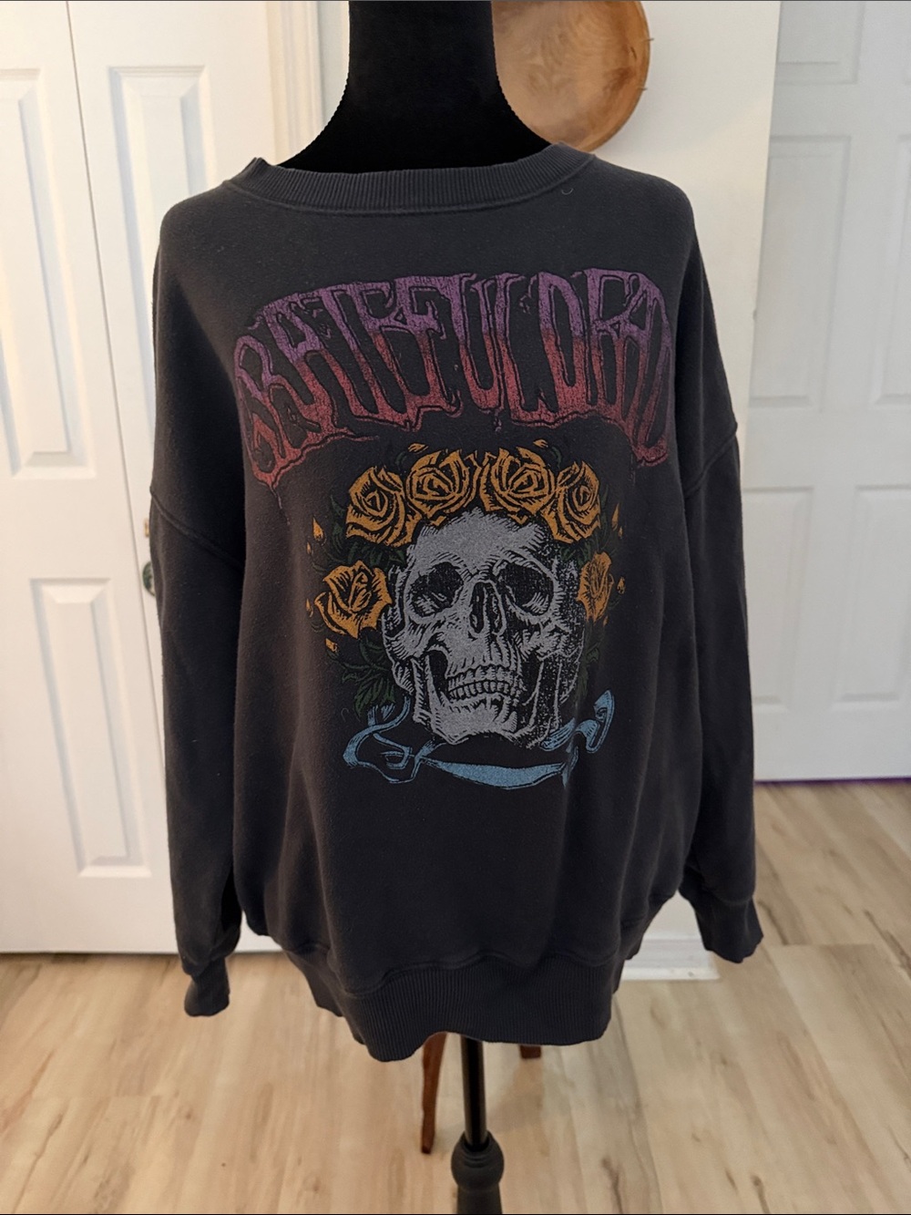 Black Graphic Skull & Roses Sweatshirt - Men